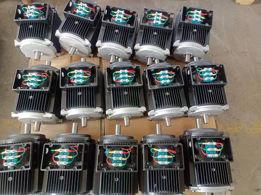 How to Connect a 3 Phase Motors in Star or Delta Connection?